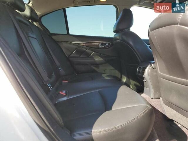 Белый Инфинити Q50, объемом двигателя 0 л и пробегом 104 тыс. км за 3100 $, фото 9 на Automoto.ua