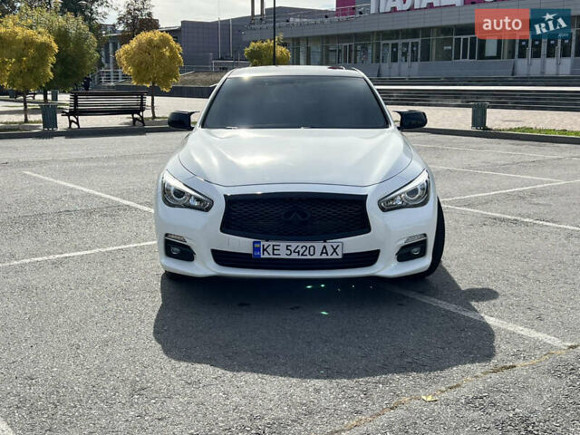 Білий Інфініті Q50, об'ємом двигуна 3 л та пробігом 140 тис. км за 15800 $, фото 11 на Automoto.ua