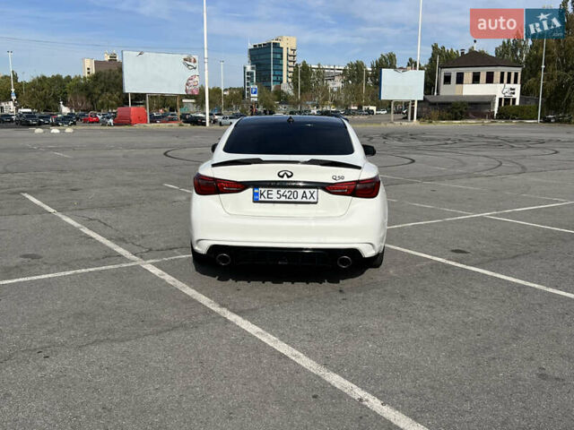 Білий Інфініті Q50, об'ємом двигуна 3 л та пробігом 140 тис. км за 15800 $, фото 5 на Automoto.ua