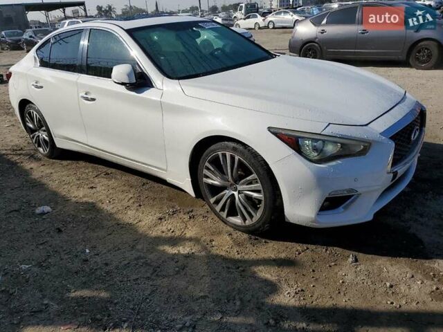 Белый Инфинити Q50, объемом двигателя 0 л и пробегом 104 тыс. км за 3100 $, фото 3 на Automoto.ua