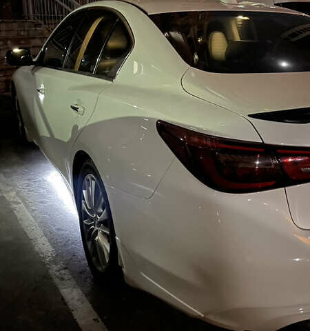 Белый Инфинити Q50, объемом двигателя 3 л и пробегом 85 тыс. км за 19000 $, фото 6 на Automoto.ua