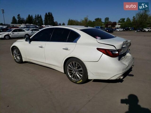 Белый Инфинити Q50, объемом двигателя 3 л и пробегом 86 тыс. км за 2750 $, фото 1 на Automoto.ua