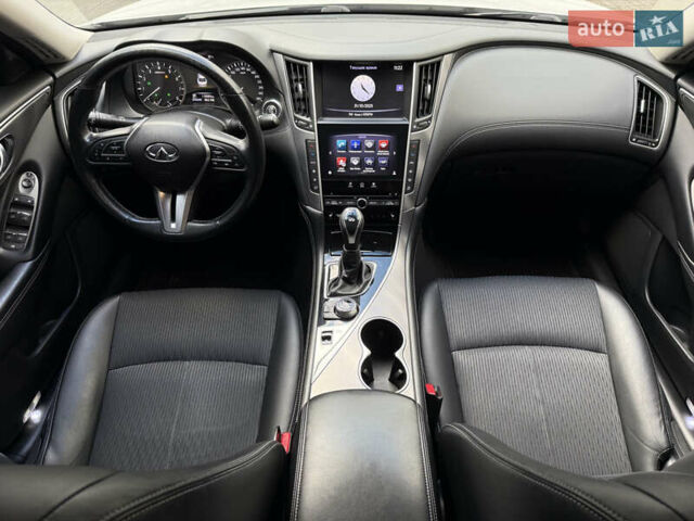 Белый Инфинити Q50, объемом двигателя 2 л и пробегом 117 тыс. км за 18000 $, фото 12 на Automoto.ua