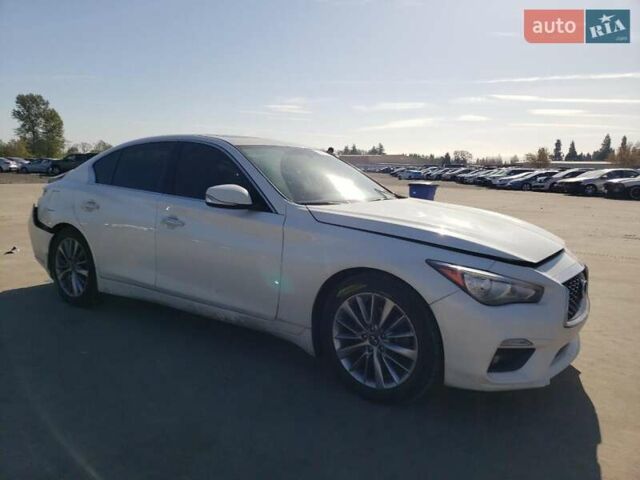 Белый Инфинити Q50, объемом двигателя 3 л и пробегом 86 тыс. км за 2750 $, фото 3 на Automoto.ua