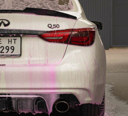Білий Інфініті Q50, об'ємом двигуна 3 л та пробігом 141 тис. км за 13300 $, фото 45 на Automoto.ua