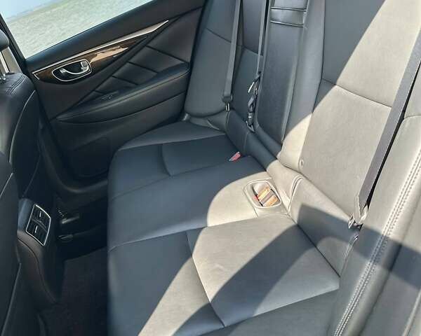 Белый Инфинити Q50, объемом двигателя 3 л и пробегом 103 тыс. км за 18333 $, фото 8 на Automoto.ua