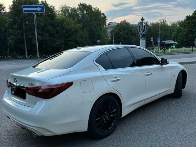 Білий Інфініті Q50, об'ємом двигуна 2 л та пробігом 87 тис. км за 15999 $, фото 2 на Automoto.ua