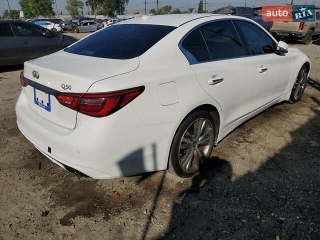 Белый Инфинити Q50, объемом двигателя 0 л и пробегом 104 тыс. км за 3100 $, фото 2 на Automoto.ua