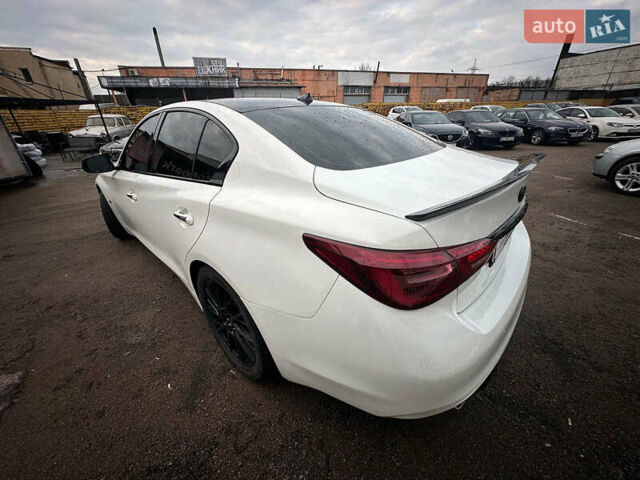 Белый Инфинити Q50, объемом двигателя 3 л и пробегом 143 тыс. км за 14200 $, фото 5 на Automoto.ua