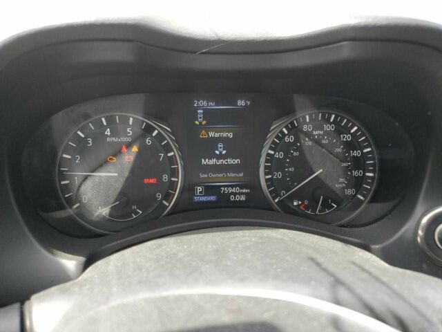 Білий Інфініті Q50, об'ємом двигуна 0 л та пробігом 79 тис. км за 3400 $, фото 8 на Automoto.ua