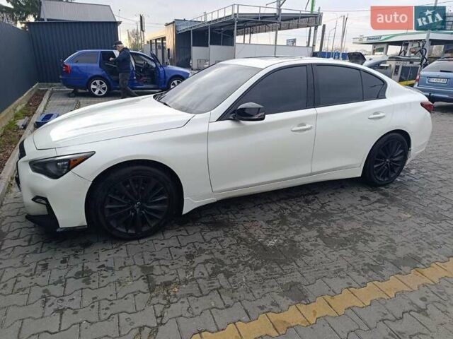 Белый Инфинити Q50, объемом двигателя 3 л и пробегом 74 тыс. км за 18500 $, фото 2 на Automoto.ua