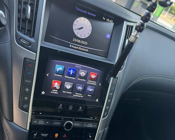 Белый Инфинити Q50, объемом двигателя 1.99 л и пробегом 81 тыс. км за 21999 $, фото 8 на Automoto.ua