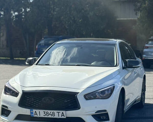 Белый Инфинити Q50, объемом двигателя 3 л и пробегом 87 тыс. км за 19700 $, фото 3 на Automoto.ua