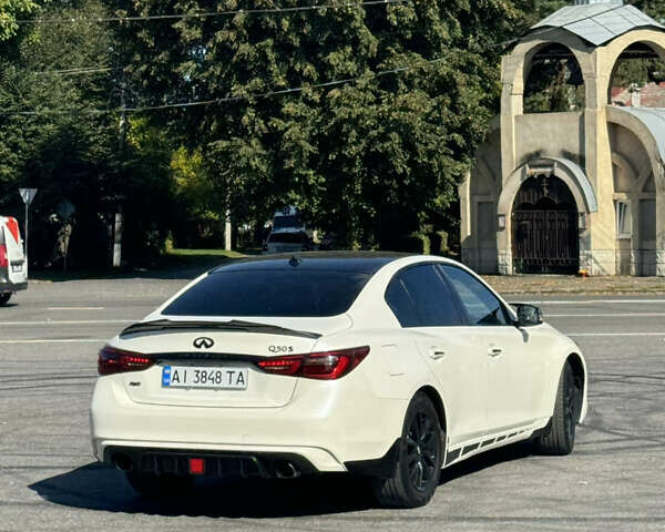 Белый Инфинити Q50, объемом двигателя 3 л и пробегом 87 тыс. км за 19700 $, фото 6 на Automoto.ua