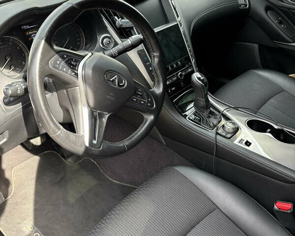 Білий Інфініті Q50, об'ємом двигуна 1.99 л та пробігом 139 тис. км за 20800 $, фото 7 на Automoto.ua