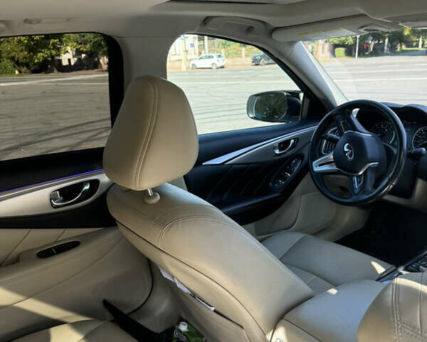 Белый Инфинити Q50, объемом двигателя 3 л и пробегом 87 тыс. км за 19700 $, фото 17 на Automoto.ua