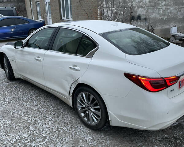 Білий Інфініті Q50, об'ємом двигуна 3 л та пробігом 12 тис. км за 16000 $, фото 2 на Automoto.ua