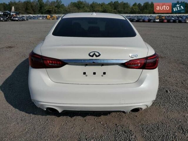 Белый Инфинити Q50, объемом двигателя 3 л и пробегом 84 тыс. км за 3800 $, фото 4 на Automoto.ua