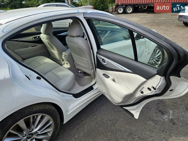 Білий Інфініті Q50, об'ємом двигуна 3 л та пробігом 12 тис. км за 16000 $, фото 28 на Automoto.ua