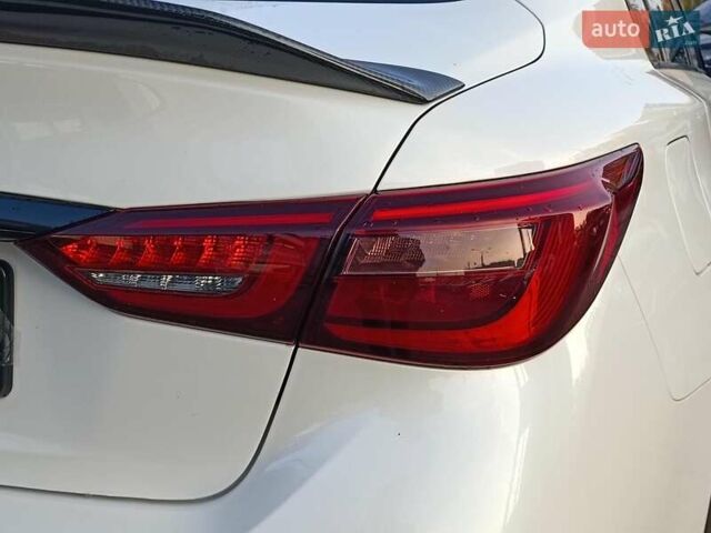 Белый Инфинити Q50, объемом двигателя 3 л и пробегом 71 тыс. км за 19490 $, фото 7 на Automoto.ua