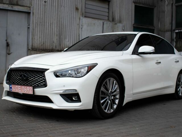 Белый Инфинити Q50, объемом двигателя 3 л и пробегом 111 тыс. км за 15100 $, фото 4 на Automoto.ua