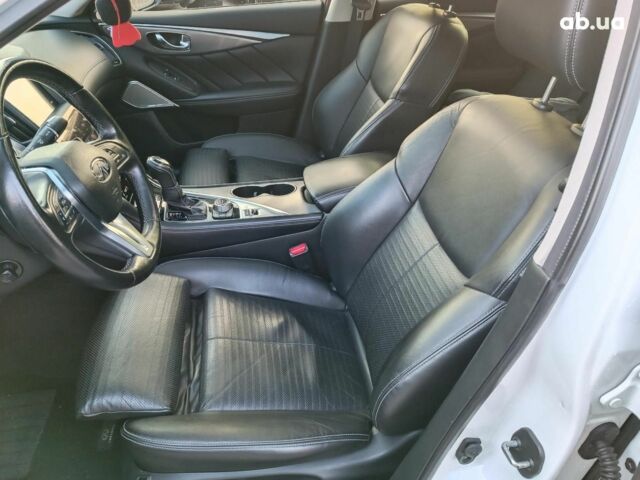 Белый Инфинити Q50, объемом двигателя 3 л и пробегом 71 тыс. км за 19490 $, фото 11 на Automoto.ua