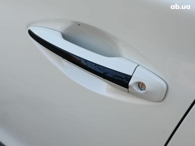 Белый Инфинити Q50, объемом двигателя 3 л и пробегом 71 тыс. км за 19490 $, фото 10 на Automoto.ua