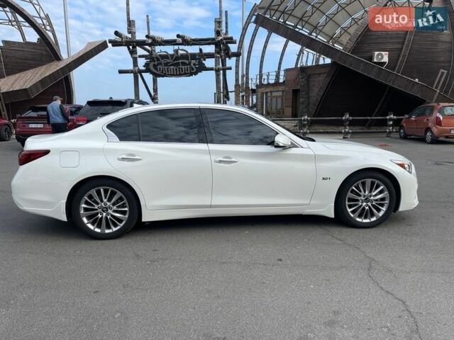 Белый Инфинити Q50, объемом двигателя 3 л и пробегом 79 тыс. км за 18800 $, фото 5 на Automoto.ua