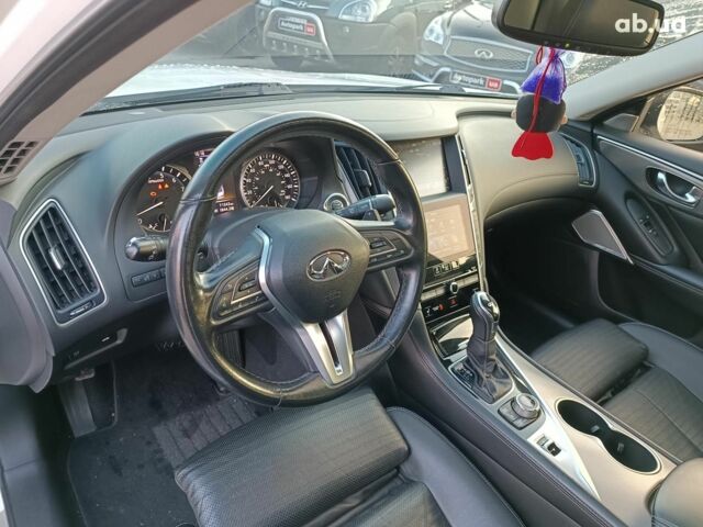 Белый Инфинити Q50, объемом двигателя 3 л и пробегом 71 тыс. км за 19490 $, фото 12 на Automoto.ua