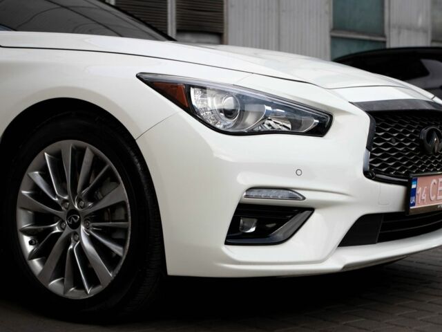 Белый Инфинити Q50, объемом двигателя 3 л и пробегом 111 тыс. км за 15100 $, фото 7 на Automoto.ua