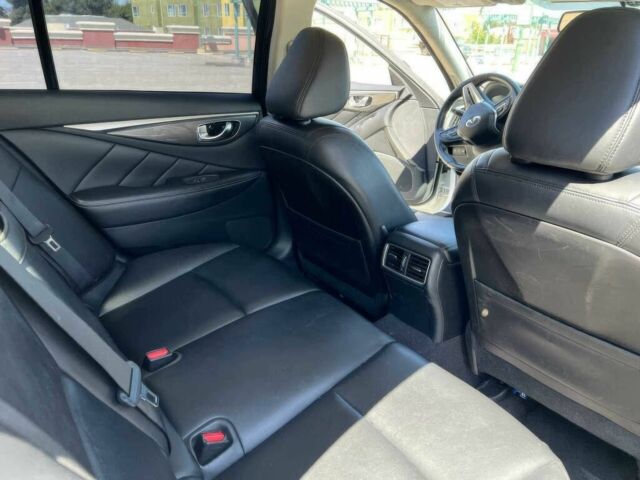 Белый Инфинити Q50, объемом двигателя 3 л и пробегом 28 тыс. км за 8500 $, фото 10 на Automoto.ua