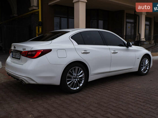 Белый Инфинити Q50, объемом двигателя 1.99 л и пробегом 12 тыс. км за 26500 $, фото 9 на Automoto.ua