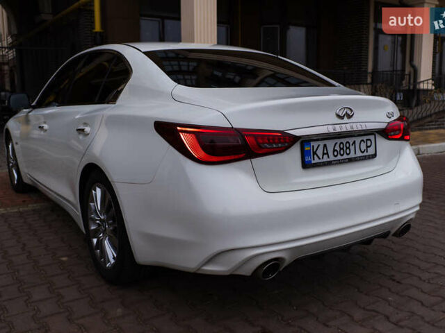 Белый Инфинити Q50, объемом двигателя 1.99 л и пробегом 12 тыс. км за 26500 $, фото 11 на Automoto.ua