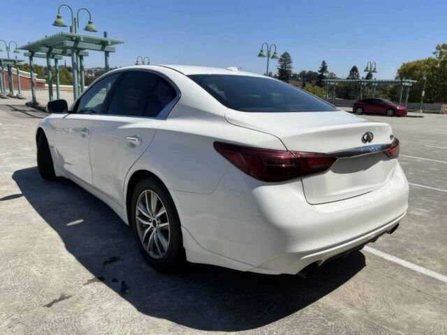 Белый Инфинити Q50, объемом двигателя 3 л и пробегом 28 тыс. км за 8500 $, фото 3 на Automoto.ua