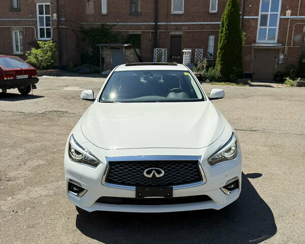 Белый Инфинити Q50, объемом двигателя 3 л и пробегом 1 тыс. км за 24500 $, фото 4 на Automoto.ua