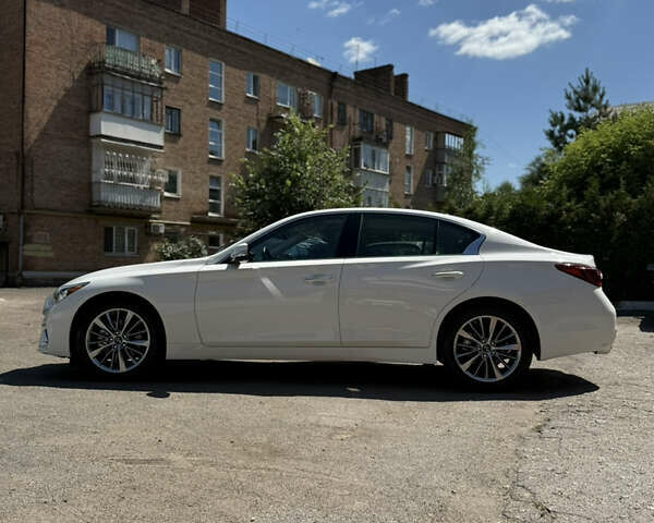 Белый Инфинити Q50, объемом двигателя 3 л и пробегом 1 тыс. км за 24500 $, фото 7 на Automoto.ua