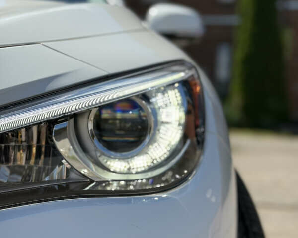 Белый Инфинити Q50, объемом двигателя 3 л и пробегом 1 тыс. км за 24500 $, фото 10 на Automoto.ua