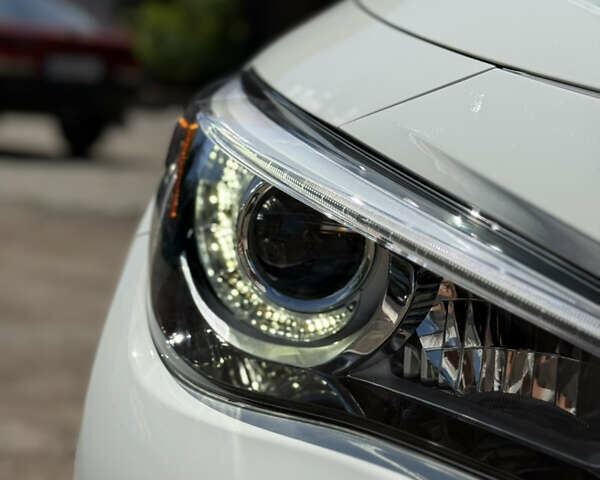 Белый Инфинити Q50, объемом двигателя 3 л и пробегом 1 тыс. км за 24500 $, фото 11 на Automoto.ua