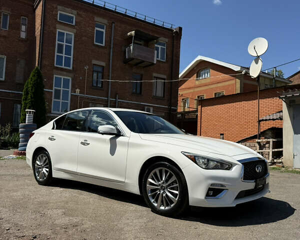 Белый Инфинити Q50, объемом двигателя 3 л и пробегом 1 тыс. км за 24500 $, фото 3 на Automoto.ua