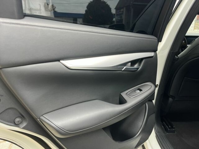 Белый Инфинити Q50, объемом двигателя 2 л и пробегом 198 тыс. км за 22999 $, фото 18 на Automoto.ua