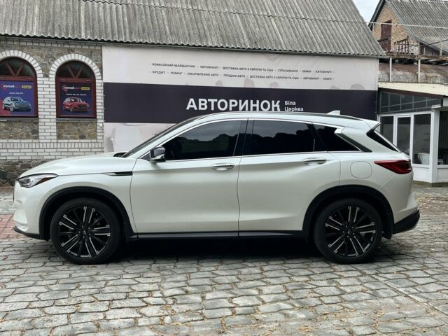 Белый Инфинити Q50, объемом двигателя 2 л и пробегом 198 тыс. км за 22999 $, фото 6 на Automoto.ua