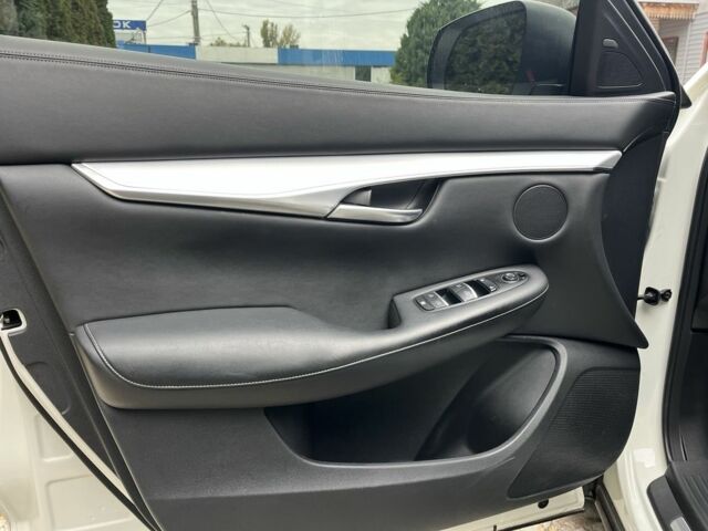 Белый Инфинити Q50, объемом двигателя 2 л и пробегом 198 тыс. км за 22999 $, фото 10 на Automoto.ua