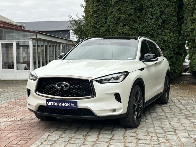 Белый Инфинити Q50, объемом двигателя 2 л и пробегом 198 тыс. км за 22999 $, фото 8 на Automoto.ua