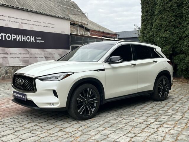 Белый Инфинити Q50, объемом двигателя 2 л и пробегом 198 тыс. км за 22999 $, фото 7 на Automoto.ua