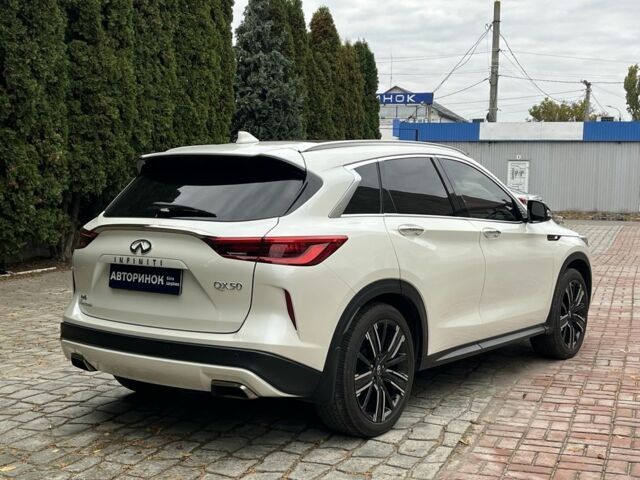 Белый Инфинити Q50, объемом двигателя 2 л и пробегом 198 тыс. км за 22999 $, фото 4 на Automoto.ua