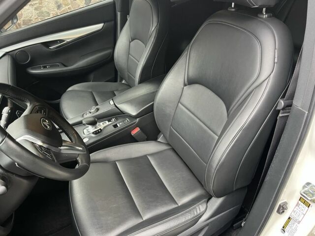 Белый Инфинити Q50, объемом двигателя 2 л и пробегом 198 тыс. км за 22999 $, фото 13 на Automoto.ua