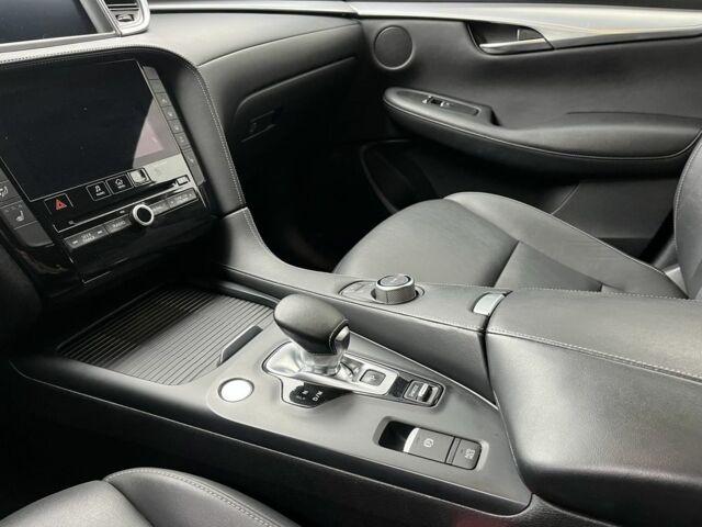 Белый Инфинити Q50, объемом двигателя 2 л и пробегом 198 тыс. км за 22999 $, фото 16 на Automoto.ua