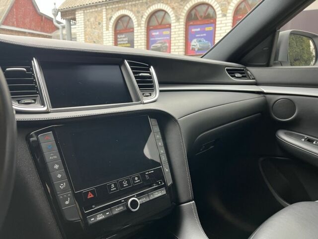 Белый Инфинити Q50, объемом двигателя 2 л и пробегом 198 тыс. км за 22999 $, фото 15 на Automoto.ua