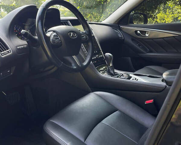 Чорний Інфініті Q50, об'ємом двигуна 3.7 л та пробігом 137 тис. км за 14000 $, фото 37 на Automoto.ua