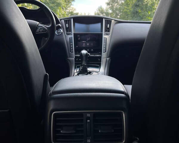 Чорний Інфініті Q50, об'ємом двигуна 3.7 л та пробігом 137 тис. км за 14000 $, фото 22 на Automoto.ua